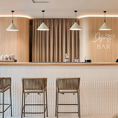 Celine - Infinity Pool & *