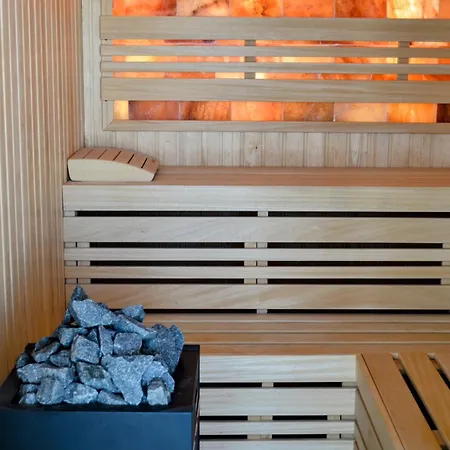 Celine - Infinity Pool &