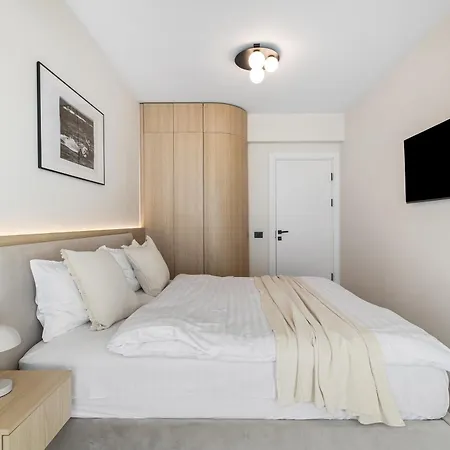 Celine - Infinity Pool & Lejlighed *