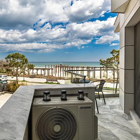 Celine - Infinity Pool &