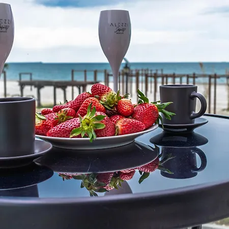 Celine - Infinity Pool &