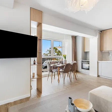 Celine - Infinity Pool & Lejlighed Năvodari