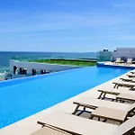 Celine In Infinity Pool & Năvodari