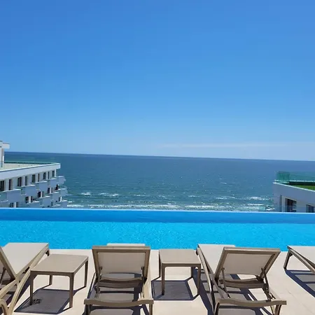 Celine - Infinity Pool & * Navodari