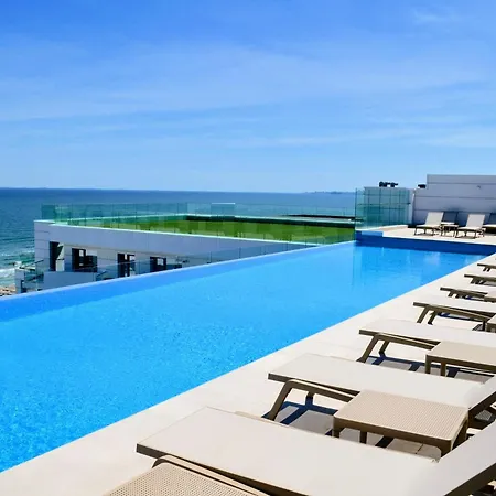 Celine - Infinity Pool & Navodari
