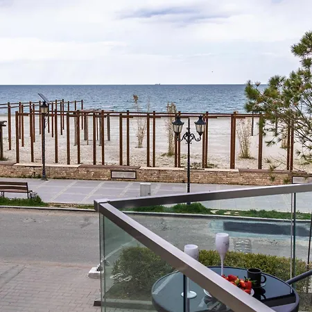 Celine - Infinity Pool & 公寓