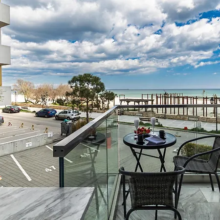 Celine - Infinity Pool & 公寓 那沃达利