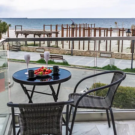 Celine - Infinity Pool & Apartment