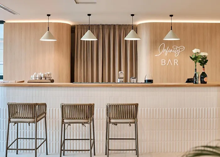 Celine - Infinity Pool & *