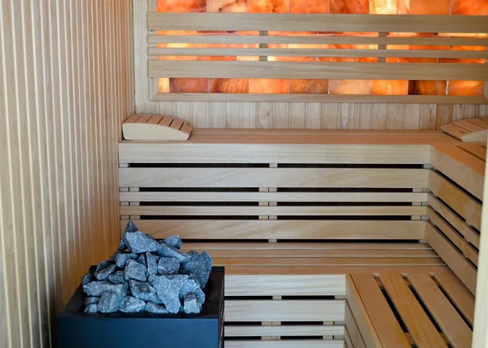 Celine - Infinity Pool &