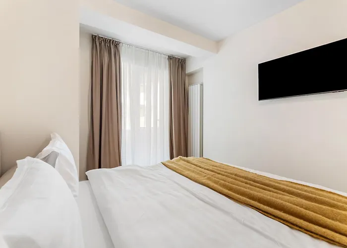 Celine - Infinity Pool & アパート ナボダリ