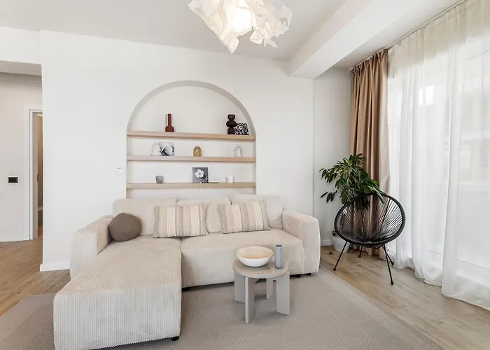 Celine - Infinity Pool & ナボダリ