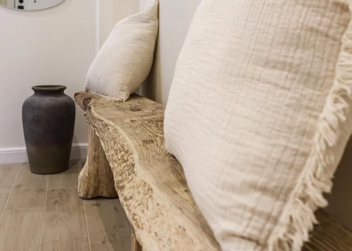 Celine - Infinity Pool & アパート *